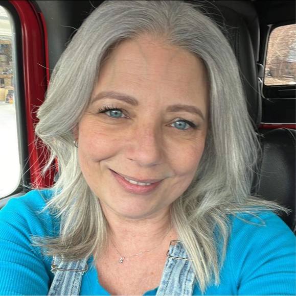 Meet your Posher, Cindy - Picture 1 of 1